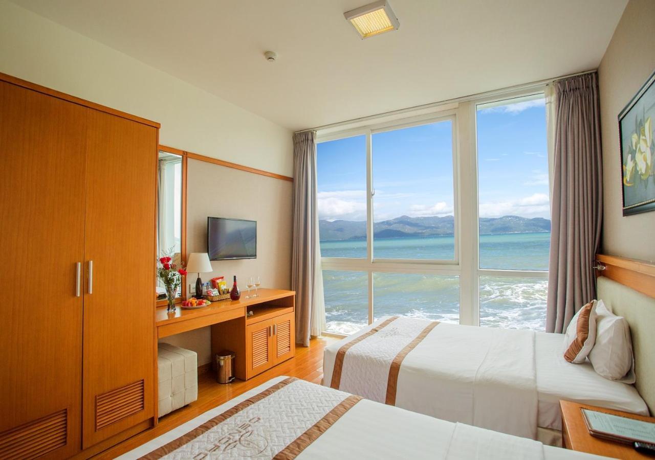 Dendro Beachfront Hotel Nha Trang Exterior foto